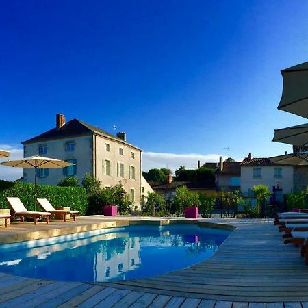 Maison Hirondelles Hôtes Acomodação com café da manhã Mezieres-sur-Issoire Exterior foto